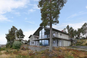 Beautiful & luxury beachfront 3BR villa near Pite Havsbad, Piteå
